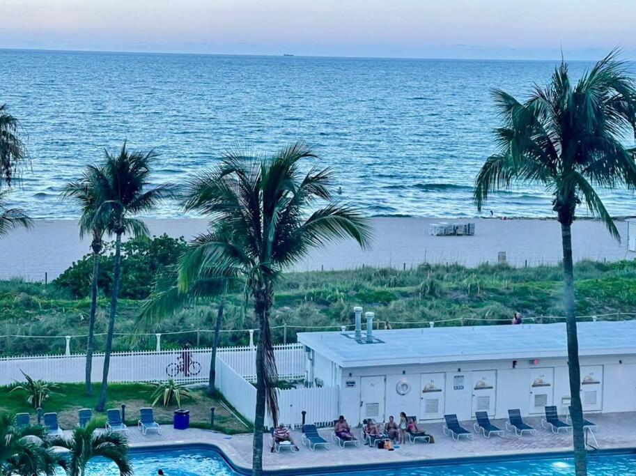 Chic Ocean Front Studio! Apartment Miami Beach Exterior photo