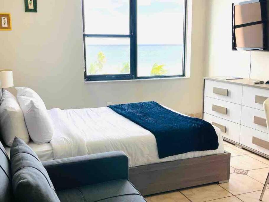 Chic Ocean Front Studio! Apartment Miami Beach Exterior photo
