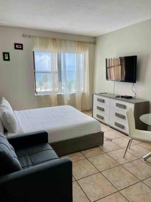 Chic Ocean Front Studio! Apartment Miami Beach Exterior photo